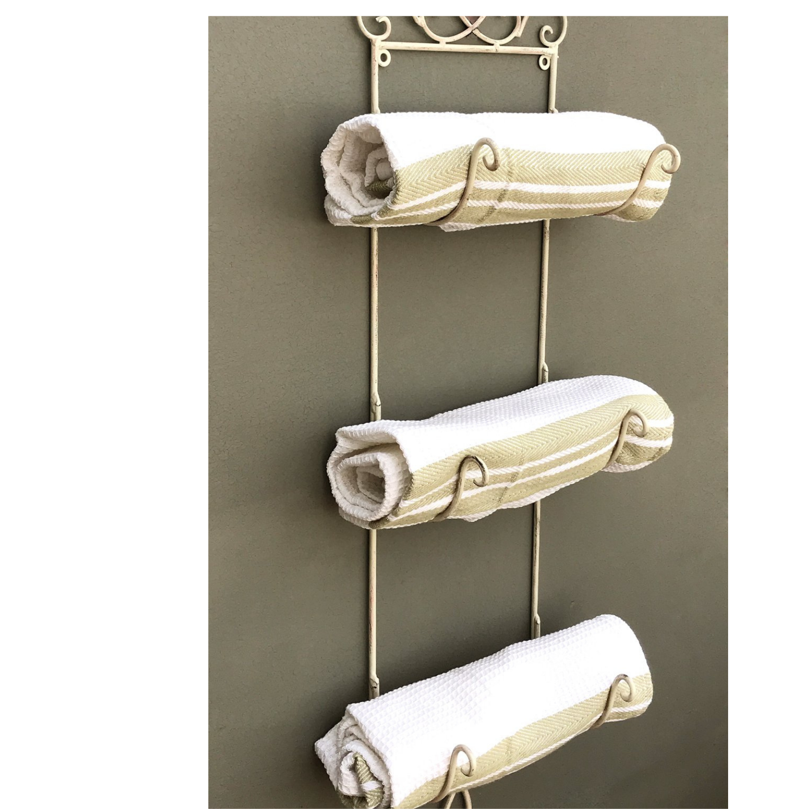 Cream Heart Wall Mounted 3 Towel Holder